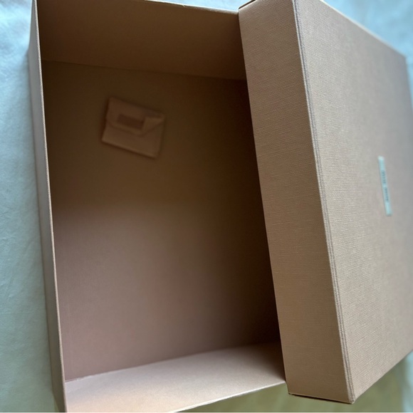 Miu Miu Blush Pink Box - Picture 2 of 2